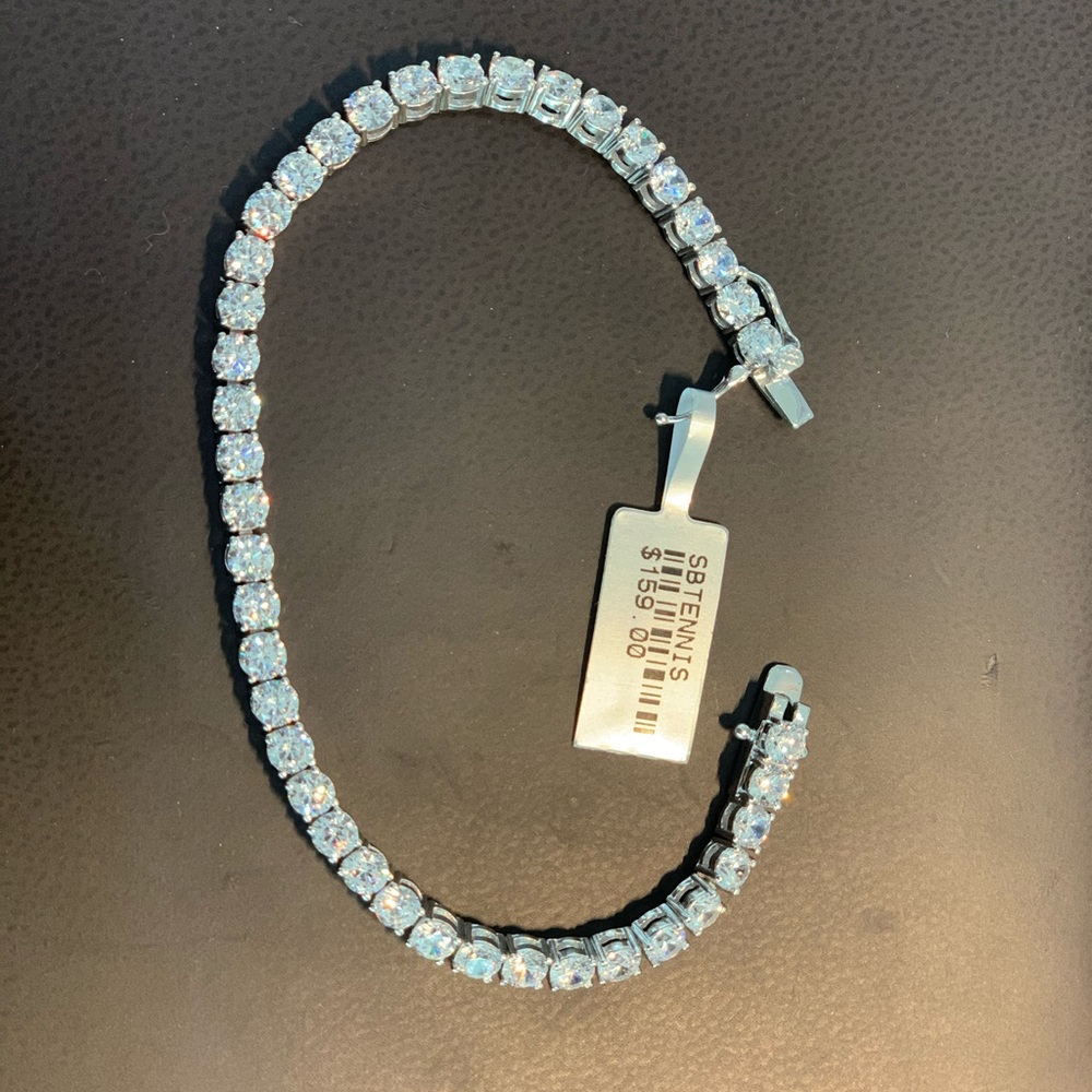 Tennis bracelet